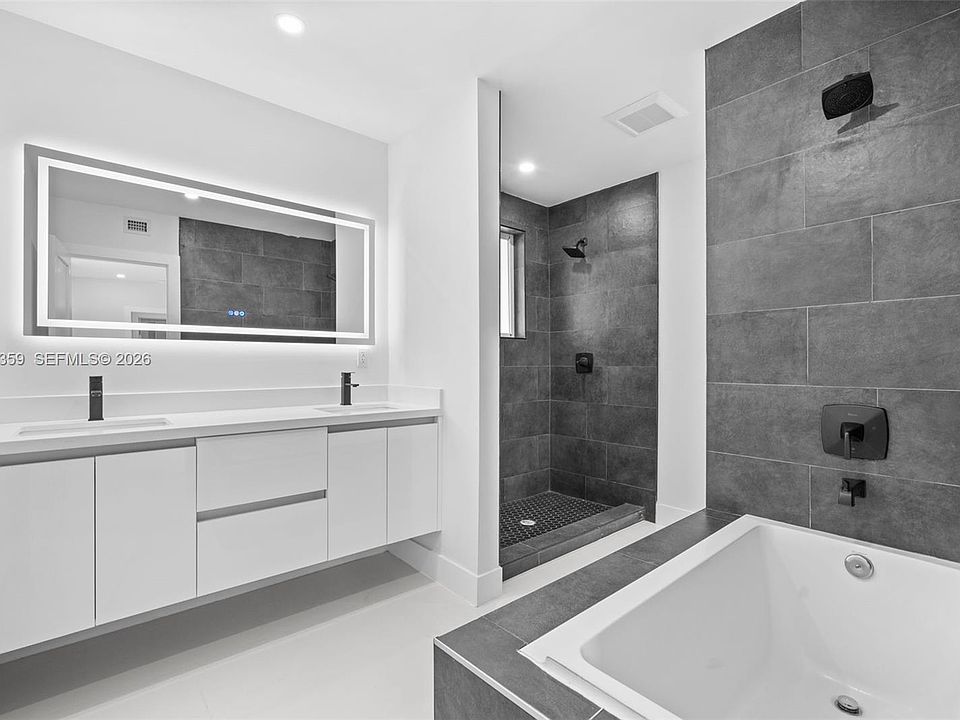 1st image of 2940 SW 12th St