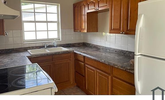 4th image of 3460 NW 206th St