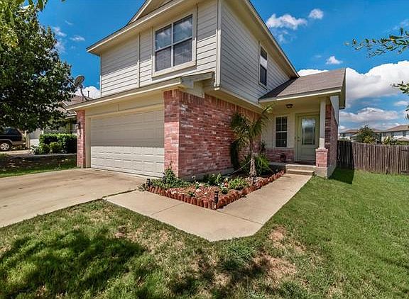 3rd image of 15208 Rosehip Ln