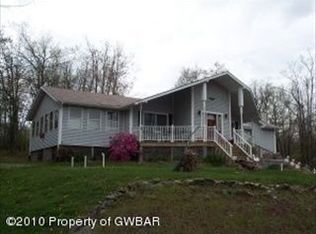 1432 W Mountain Lake Dr, Bear Creek Township, PA 18702
