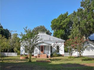 72 12th St, Apalachicola, FL 32320