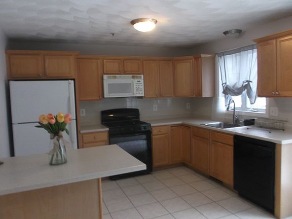 2nd image of 933 Varnum Ave