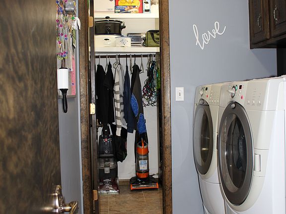 2nd image of 1112 S Emory Ave