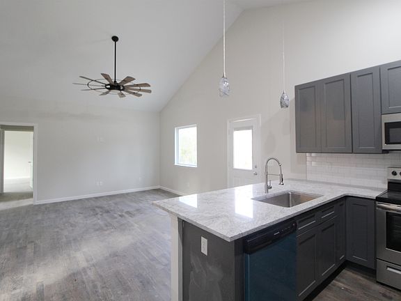 5th image of 23 Lance Ln