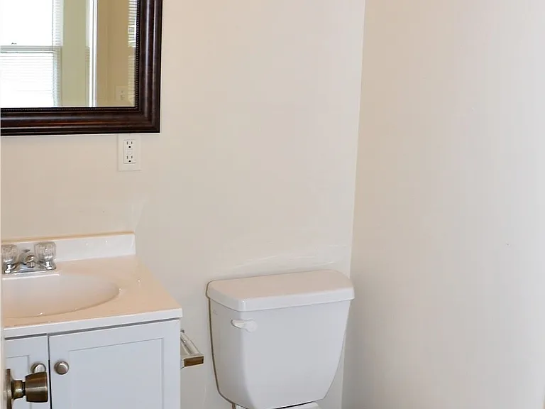 726 S Apple St — Photo 10