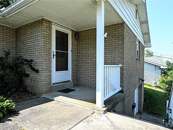 4th image of 20 Jefferson Dr