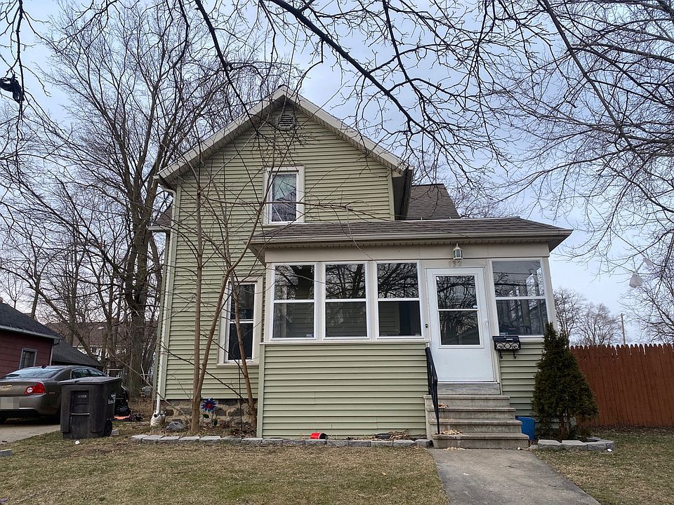 1st image of 132 W Wilkins St