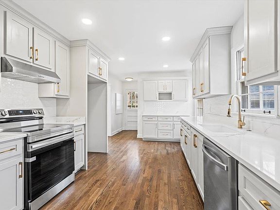 2nd image of 7647 Akerswood Dr