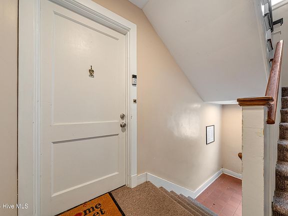 5th image of 2940 Oleander Drive #G6
