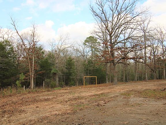 4th image of 679 Dogwood Dr