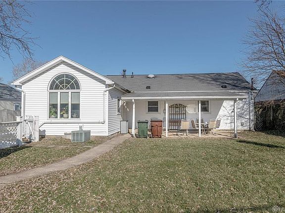3rd image of 516 Earnshaw Dr