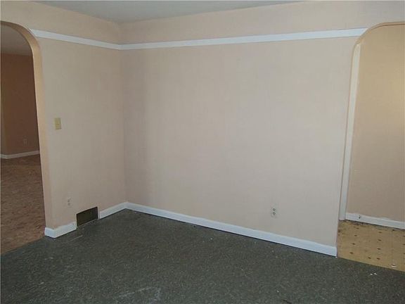 3rd image of 609 Beechwood Ave