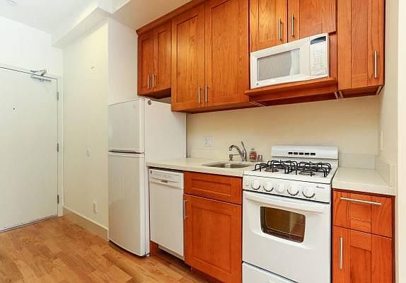 5th image of 431 Natoma St