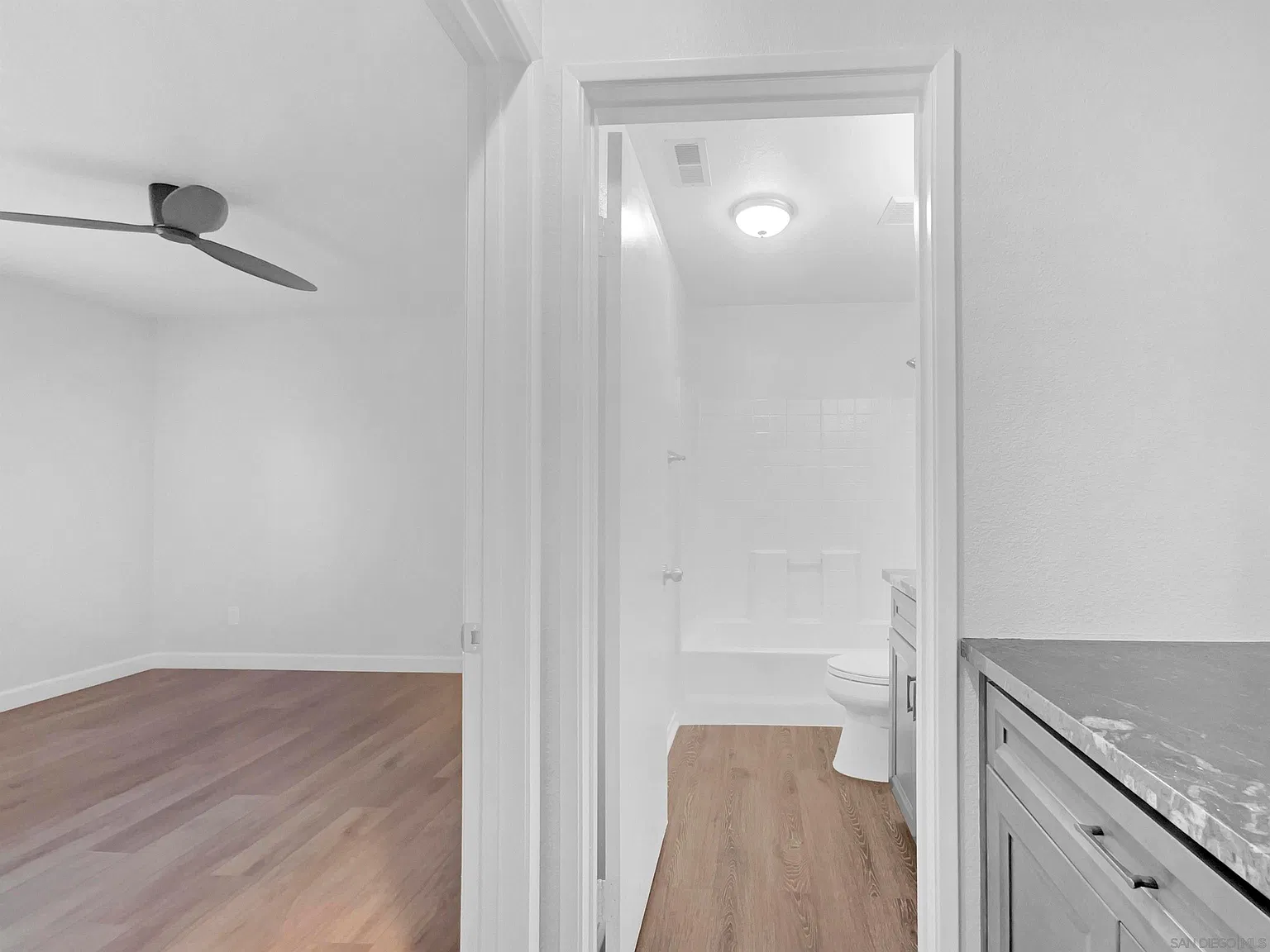 2 bed, 1139 sqft, $3,250 — Photo 3