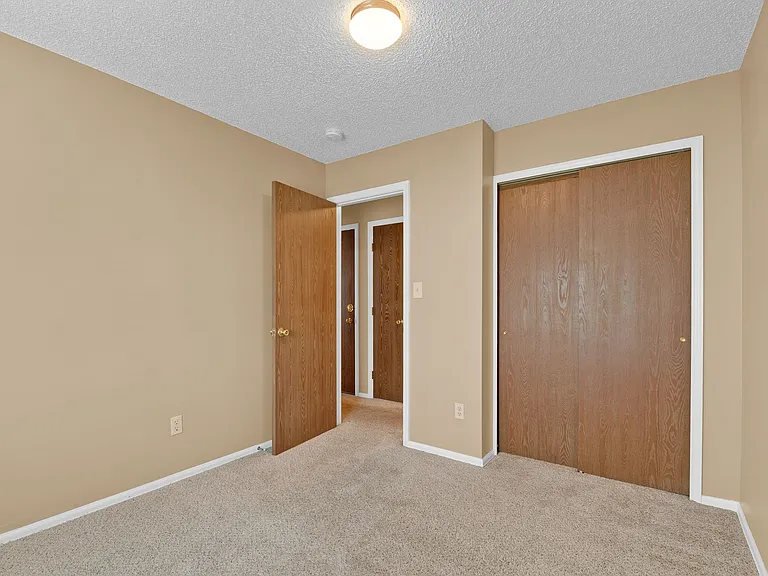 4618 Excalibur Ct — Photo 24