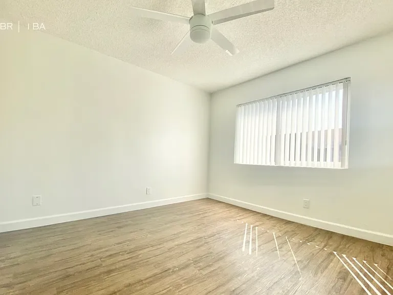 Vine Fullerton Apartments — Photo 9