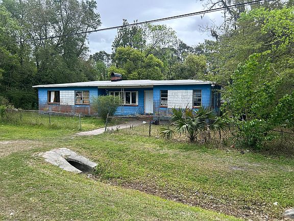 2nd image of 5846 Moncrief Rd W
