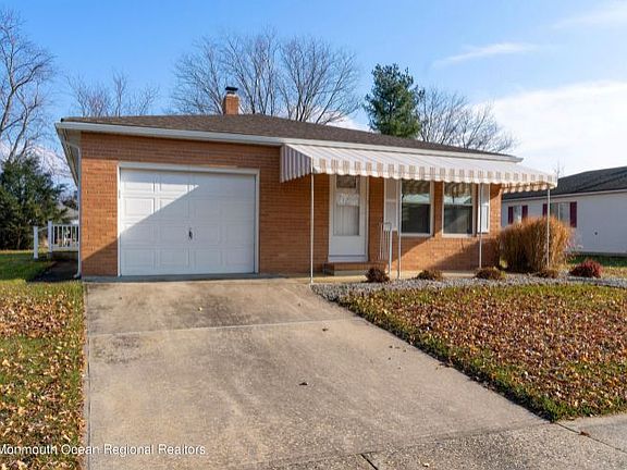 2nd image of 28 Liberta Dr