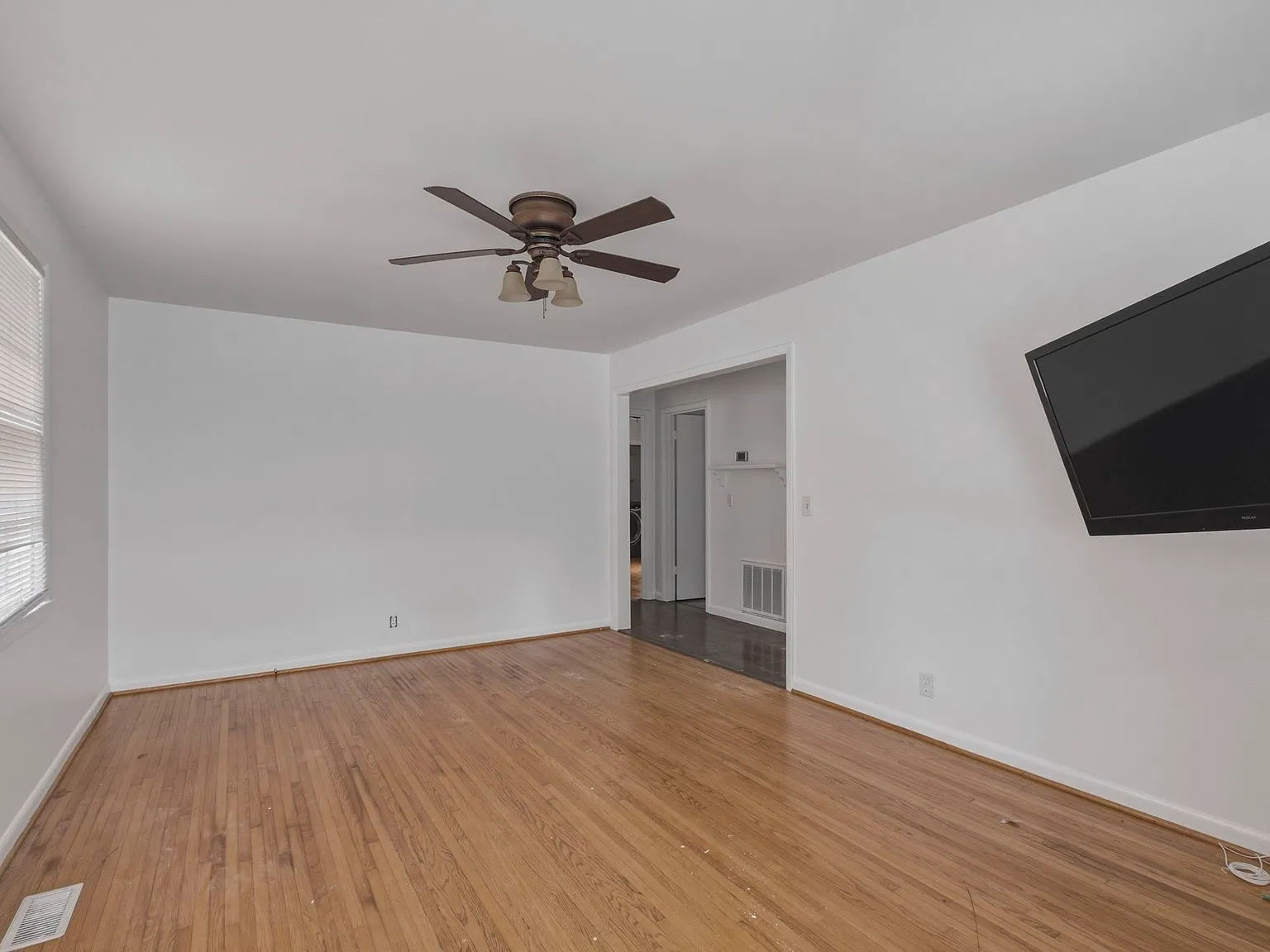 2 bed, 1.0 bath, 833 sqft, $1,750 — Photo 4