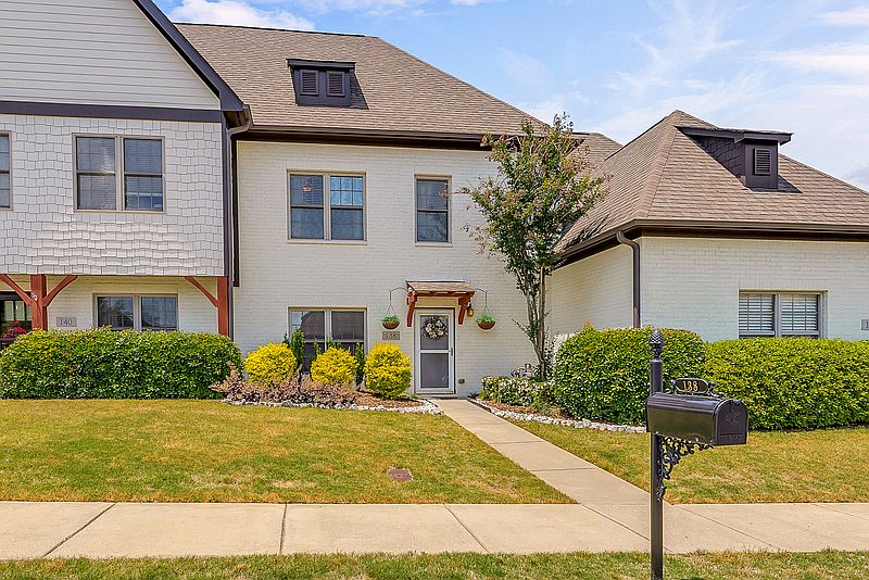 1st image of 138 Chimes Way SW