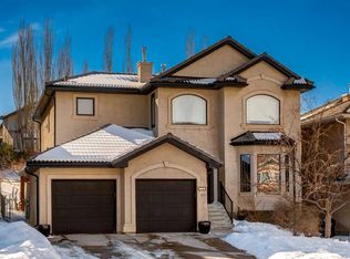 256 E Hampstead Way NW, Calgary, AB T3A 6G8