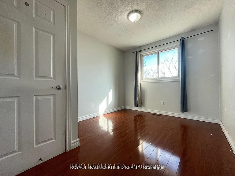 498 Daralea Hts #UPPER — Photo 10