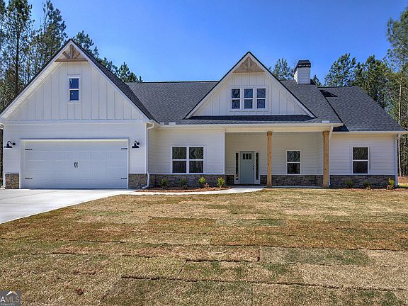 3rd image of 663 Clyde Cole Rd