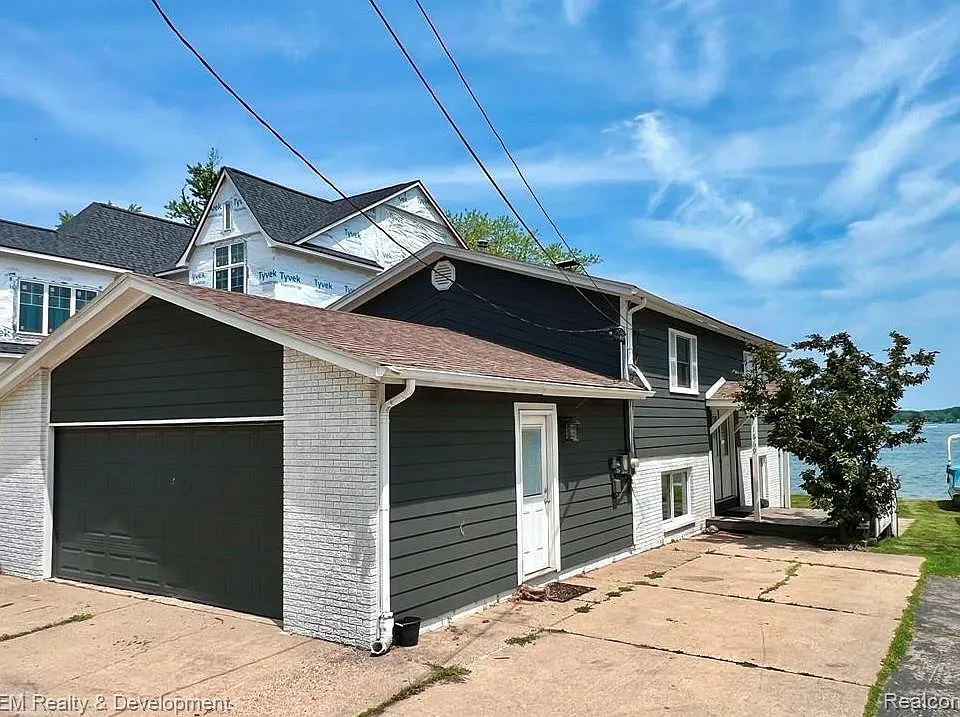 1869 Union Lake Rd