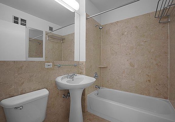 5th image of 360 W 43rd St APT S2e