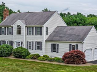 110 Quaker Ln, Rochester, MA 02770