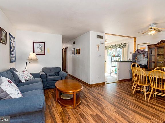 4th image of 910 Arunah Ave