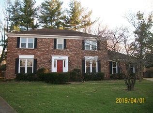 5902 Hickman Ct, Indian Hills, KY 40207