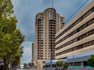 683 E 10th St SW #1301, Calgary, AB T2P5G3