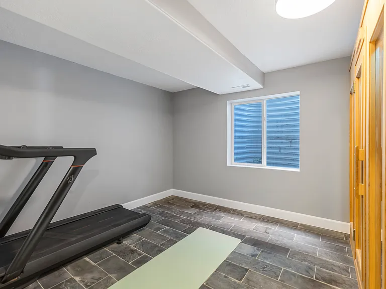 1873 E Oak Bend Dr — Photo 37