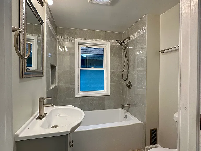 105 Cummings St — Photo 11