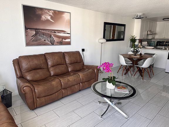 4th image of 1140 Ocean Blvd #318