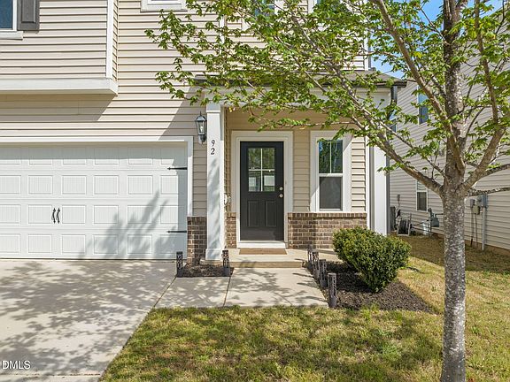 3rd image of 92 White Ash Dr