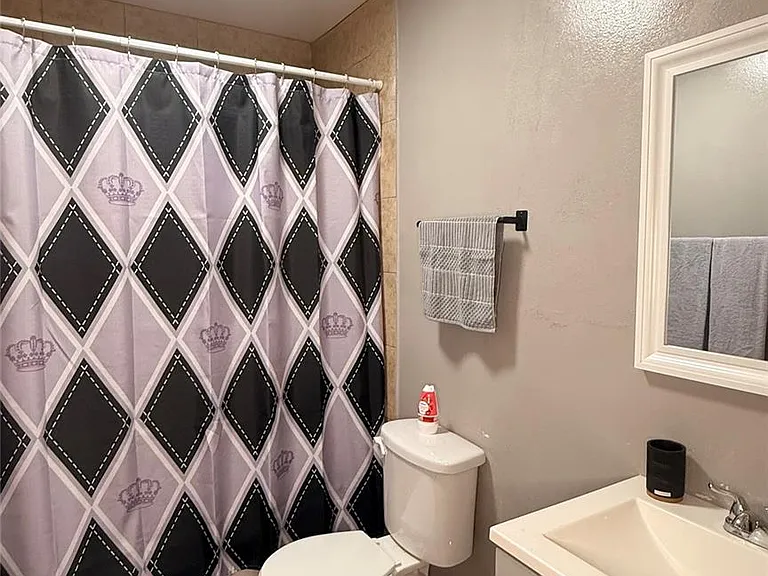 2619 Canfield St #1 — Photo 7
