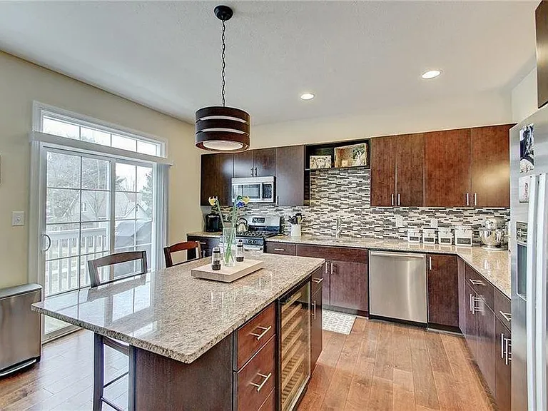 333 Alden Way — Photo 3