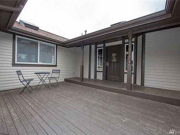 3rd image of 4916 N Vista Dr E