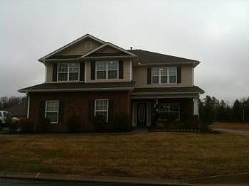 1st image of 100 Eagle Creek Dr
