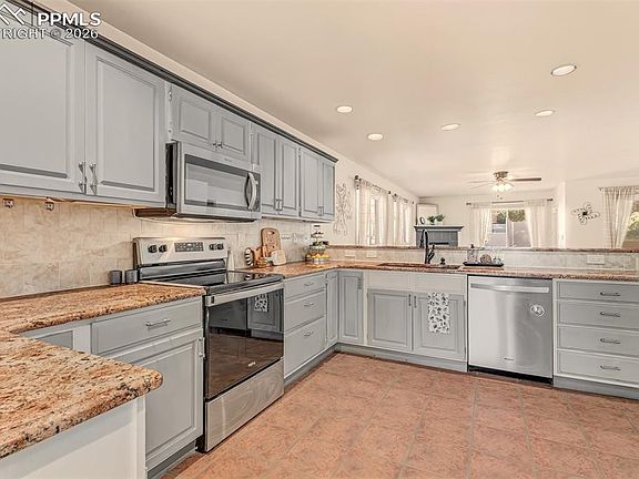 4th image of 150 Luxury Ln