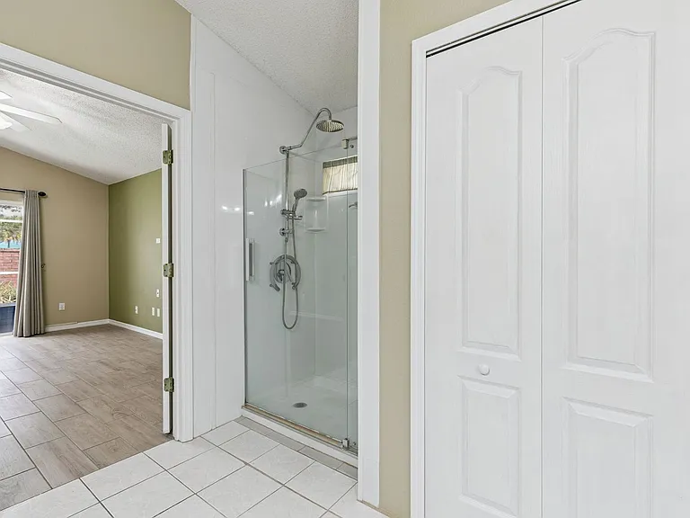 13750 Huntwick Dr — Photo 26