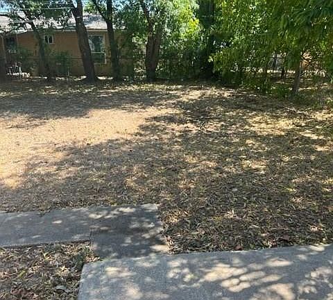 3rd image of 2401 Parker Cir #A
