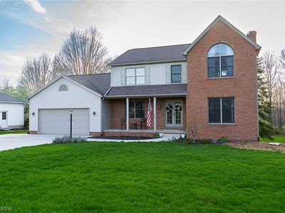 9303 Pheasant Valley Ave NW, North Canton, OH, 44720