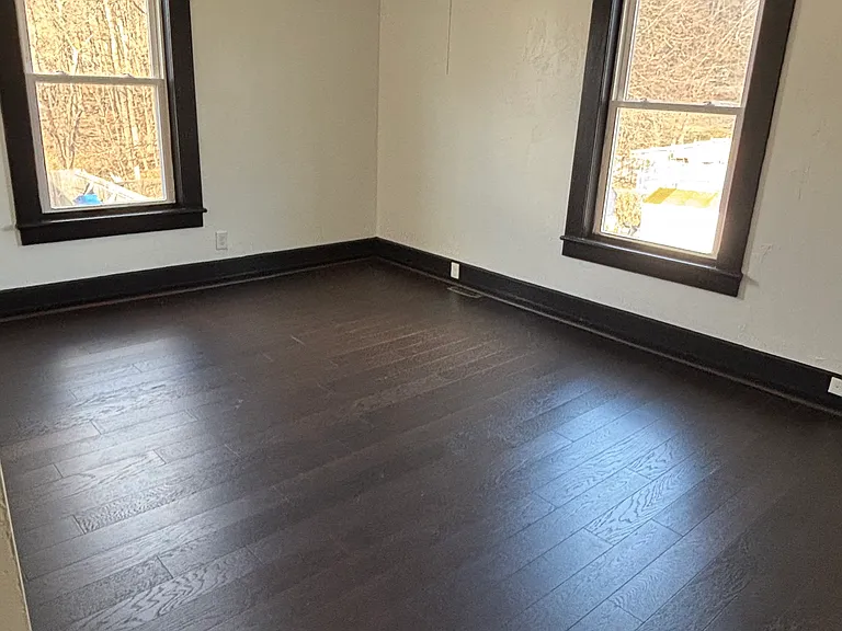 544 Crescent St — Photo 1