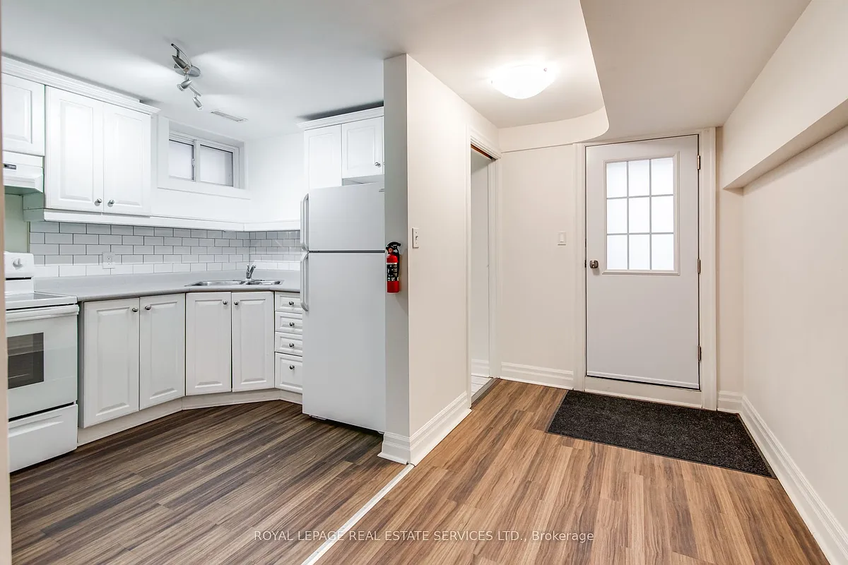 Building Photo - 116 Gillard Ave #L