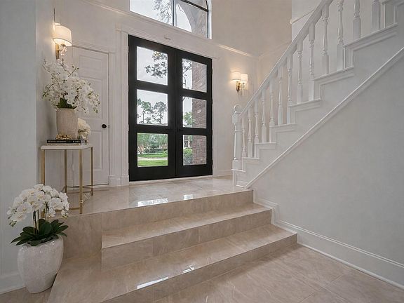 5th image of 9411 Fenchurch Dr