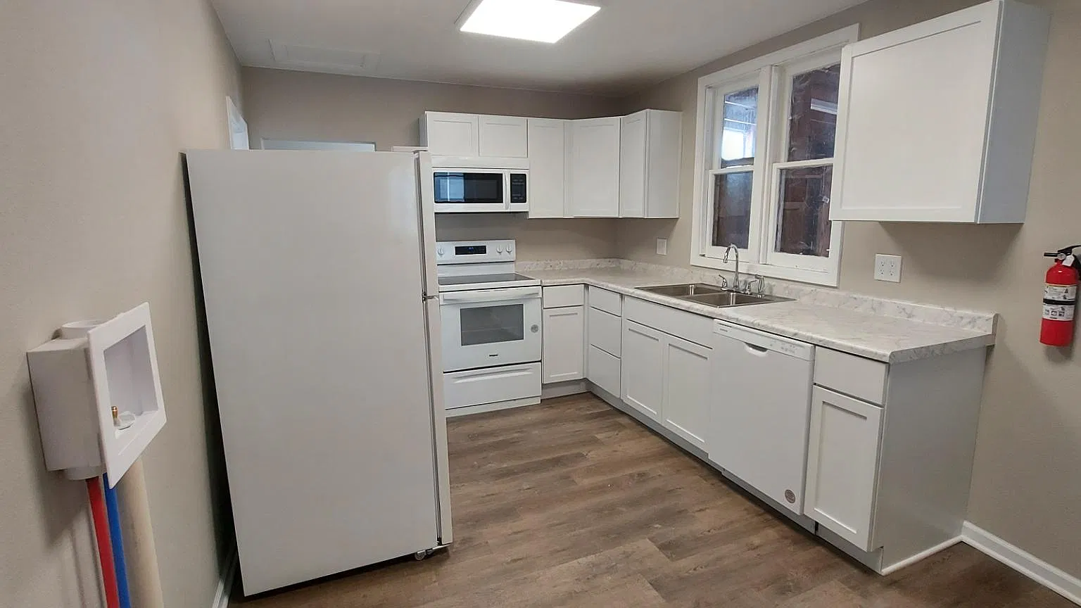 415 Drake Ave. — Photo 2