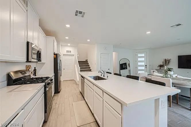 600 N Carriage Hill Dr #1201 — Photo 10
